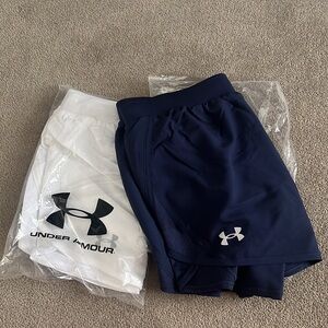 NWT Lot of 2 Under Armour Womens loose fit shorts small